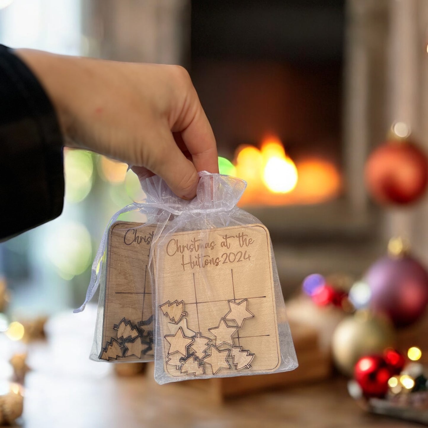 Custom engraved wooden Noughts and Crosses board – Christmas edition