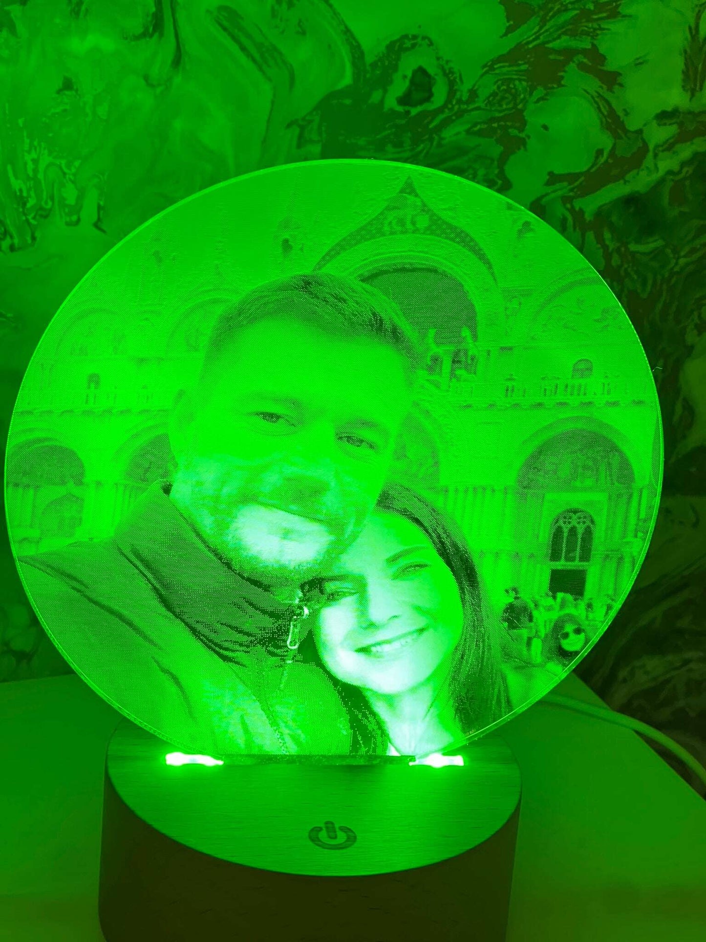 Personalised picture light for memorable keepsakes